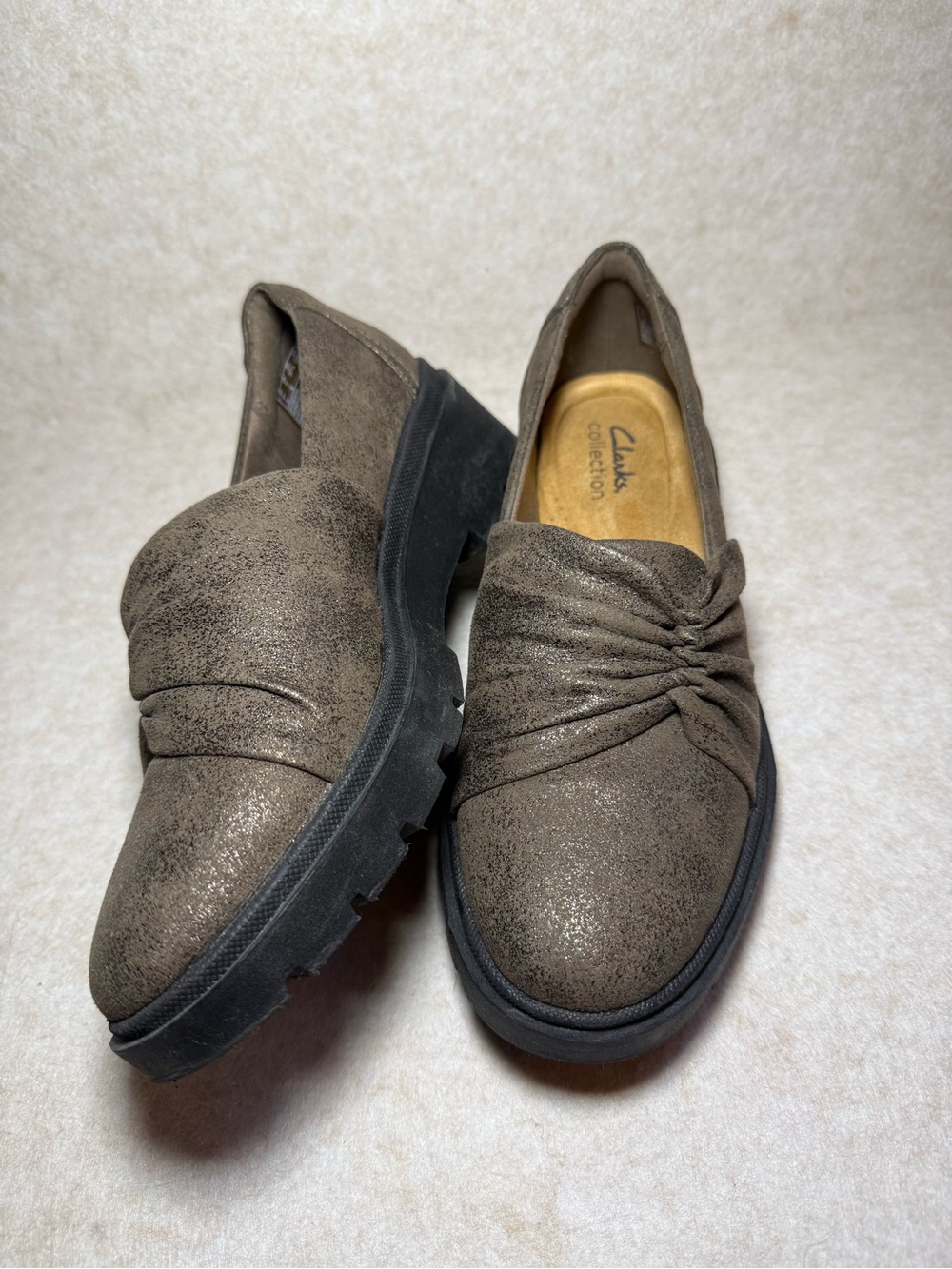 Clarks Collection Calla Bronze Metallic Slip On Loafers Flats Size US 7 - Picture 2 of 8